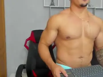 Chaturbate Live Sex Cam of tyler_hank1