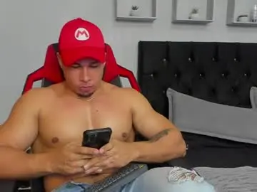 Chaturbate Free Live Porn of tyler_hank1