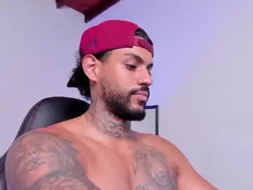 Chaturbate Live Sex Cam of luigi1_
