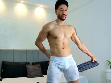 Chaturbate Watch Live Sex Cams of evans_opry1