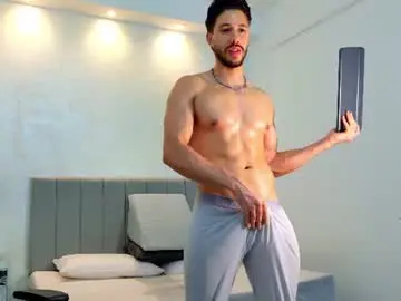 Chaturbate Nude Webcam of evans_opry1
