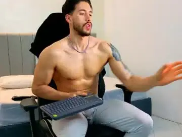 Chaturbate Nude Webcam of evans_opry1
