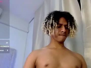 Chaturbate Live Porn of vic_cooper
