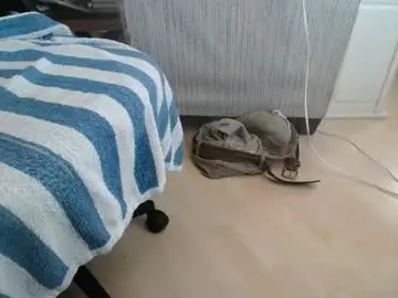 Chaturbate Live Sex Cam of oldhotguy420