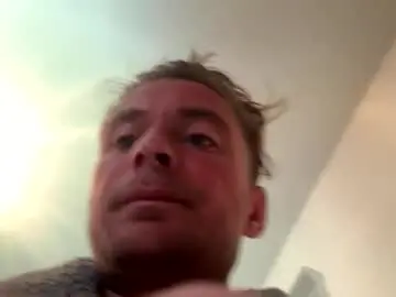 Chaturbate Live Sex Cam of onlyloveyoutwice2016