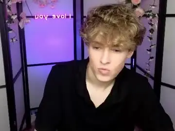 Chaturbate Free Porn Cam of curly_twinkboy