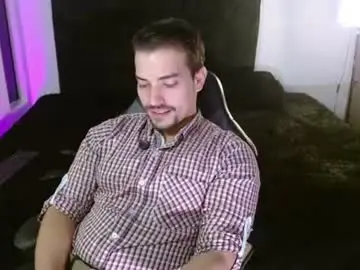Chaturbate Live Sex Cam of ian_davis
