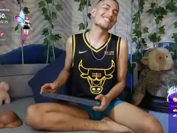Chaturbate Live Sex of itszairen