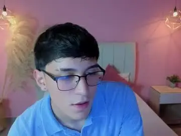 Chaturbate Live Sex Cam of ryan_valentino