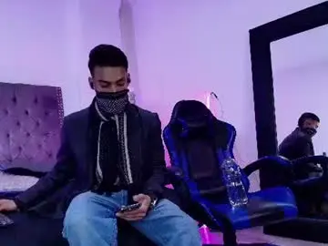 Chaturbate Free Live Porn of tommy_west_