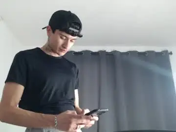 Chaturbate Watch Live Sex Cams of taylor_024