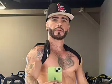 Imlive Sex Cam of LancelotBenwick1