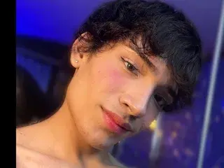 Streamate Live Sex Cam of Isaac_Nova