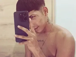 Streamate Free Porn Cam of DaveHottx