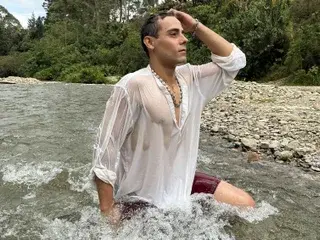 Streamate Nude Webcam of AlexGomez