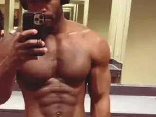 Streamate Sex Chat of MrBrownChoc