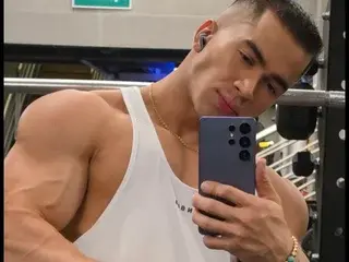 Streamate Live Porn of JOEY_EVANS
