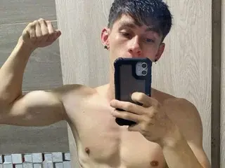 Streamate Watch Live Sex Cams of OliverMoore