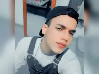 Streamate Watch Live Sex Cams of Draven_sex
