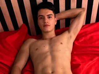 Streamate Nude Webcam of LeoTease