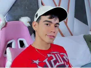 Streamate Free Live Porn of alejo_karte18