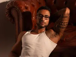 Streamate Best live sex cam show of Liam_Garcia