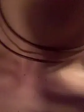 Stripchat Free Live Porn of RoughDiamond_