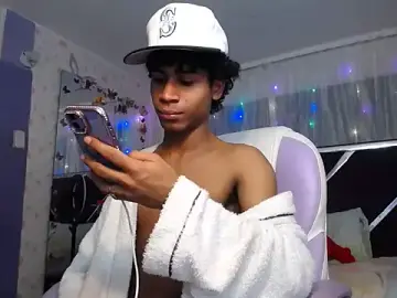 Stripchat Sex Chat of Santy_bigcock_01