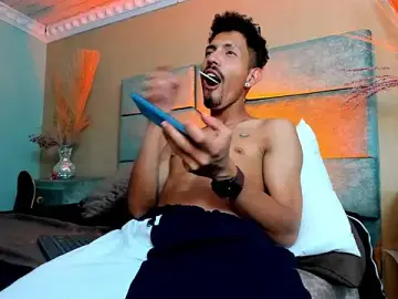 Stripchat Sex Chat of NoaahTylor
