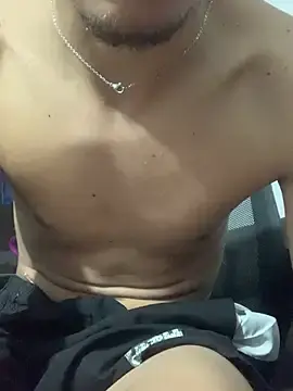 Stripchat Free Porn Cam of gabrielzinnnn085