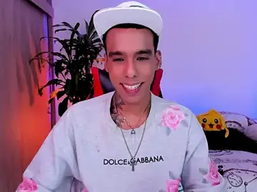 Stripchat Free Porn Cam of Damianwhite