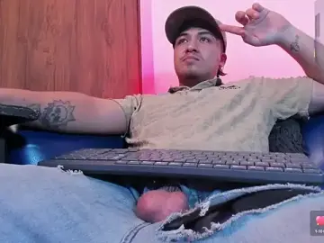 Stripchat Free Live Porn of juanmechanic_