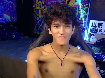 Stripchat Live Sex Cam of hugekenbigcock