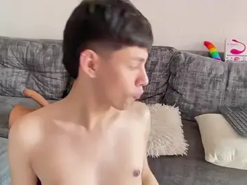 Stripchat Live Sex Cam of Andy_Belier23