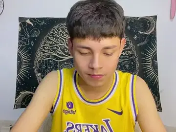 Stripchat Sex Chat of Andy_Belier23