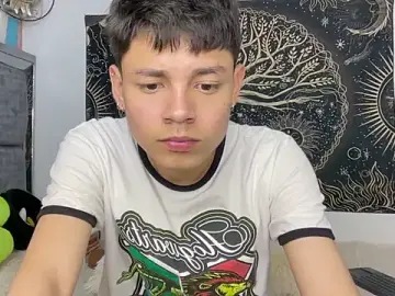 Stripchat Live Porn of Andy_Belier23