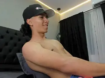 Stripchat Nude Webcam of ricky_backus
