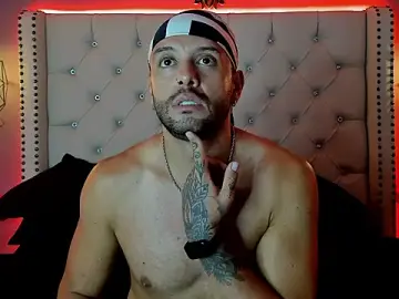 Stripchat Live Sex Cam of Lyam_Voss