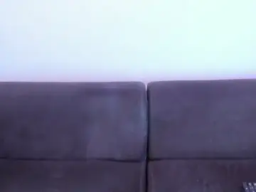 Stripchat Live Sex Cam of Henrikk_senn
