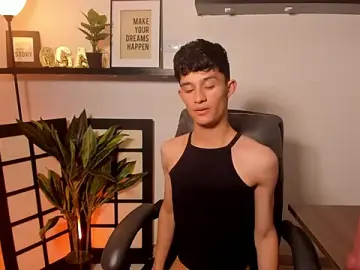 Stripchat Free Live Porn of Patrick_Howland_