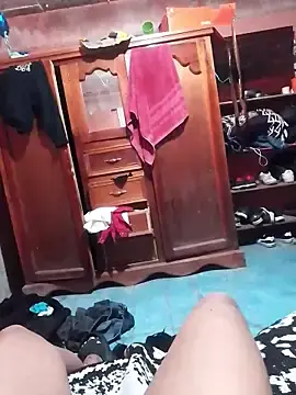 Stripchat Live Sex Cam of luuiss12