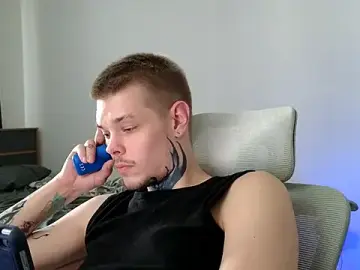 Stripchat Live Sex Cam of DENIS_HERE