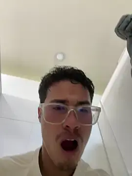 Stripchat Live Porn of TavoHot_