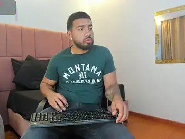 Stripchat Adult Webcam of Massimo_Moretti