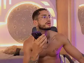 Stripchat Adult Webcam of Alanrodgers