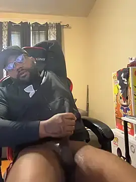 Stripchat Live Sex Cam of DYnastywatchOut