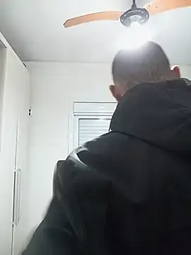 Stripchat Live Sex of emrehliug12