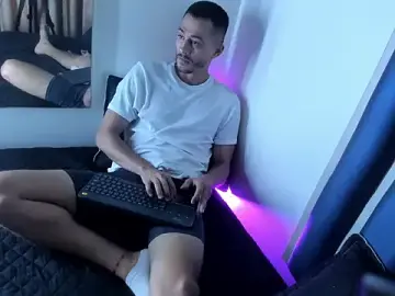 Stripchat Free Live Porn of Damiam_23