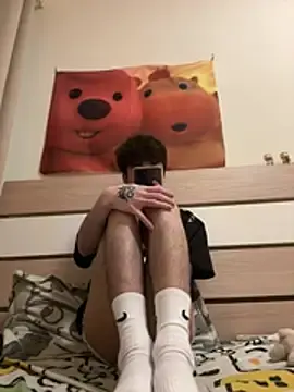 Stripchat Free Live Porn of sexyboy-3525