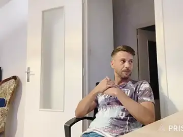 Stripchat Live Sex Cam of babyboy2021xxx